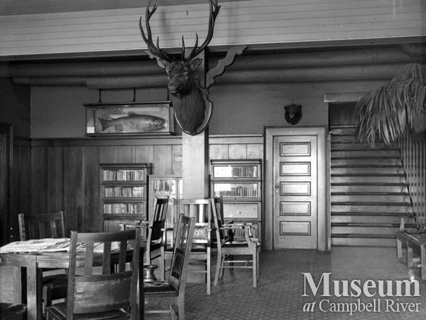 The lobby of the third Willows Hotel