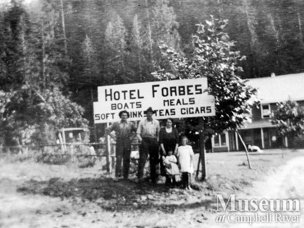 Forbes Landing Lodge on lower Campbell Lake