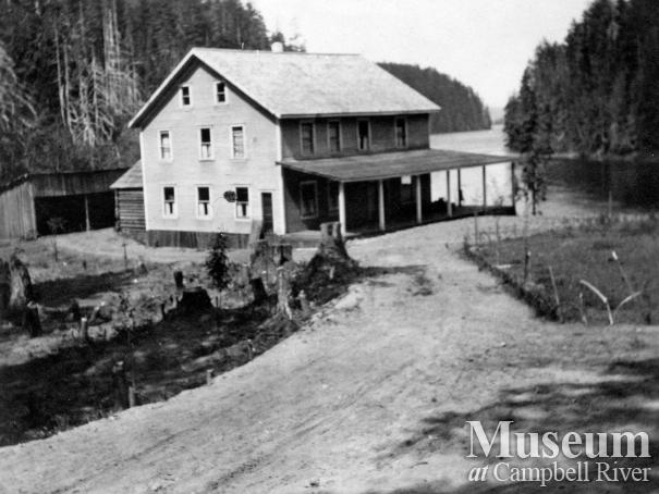 Forbes Landing Lodge on the lower Campbell Lake