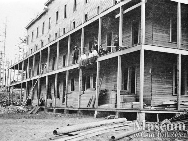The second Willows Hotel under construction