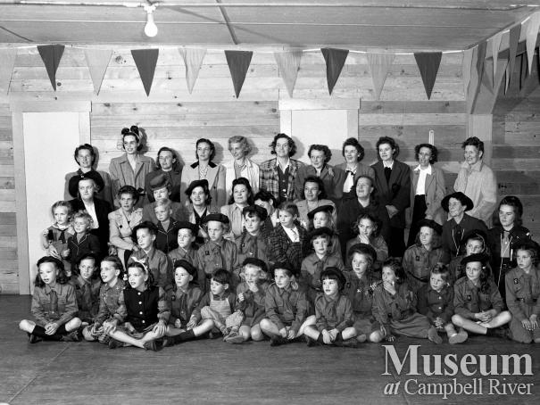 Brownie group with their mothers, Campbell River 