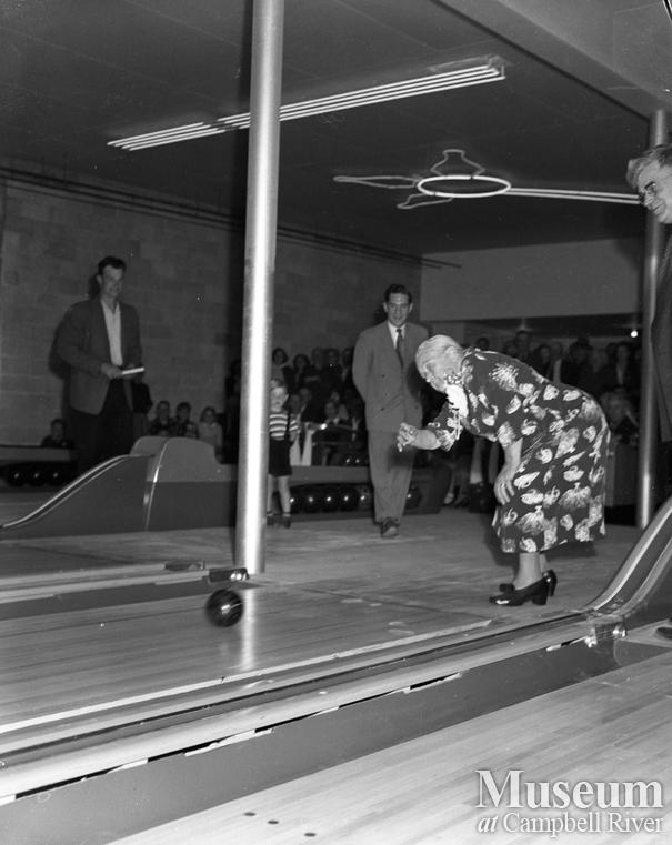 Opening of "T" bowling alley, Campbell River