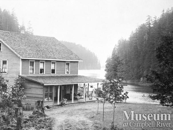 Forbes Landing Lodge on lower Campbell Lake