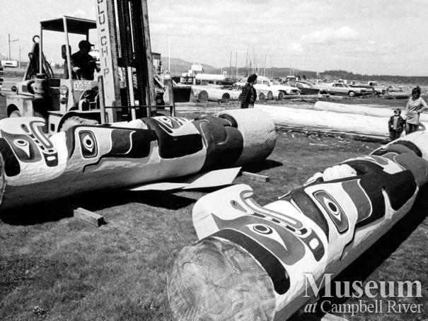 Erecting the Foreshore Park Long House