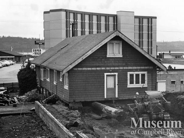 Moving the former home of Oscar and Agnus Thulin