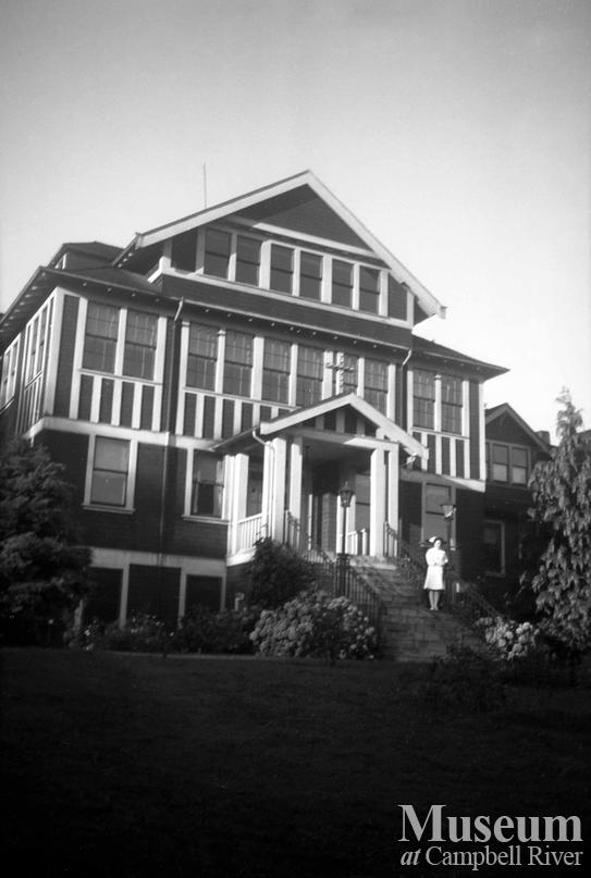 Front of the Lourdes Hospital