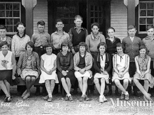 School class photograph, Campbell River