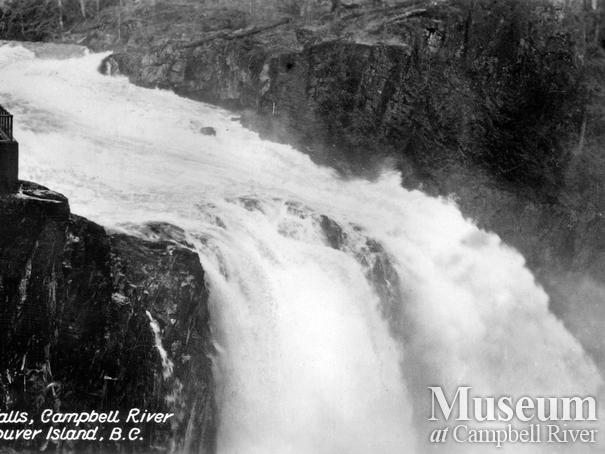 Elk Falls, Campbell River showing lookout