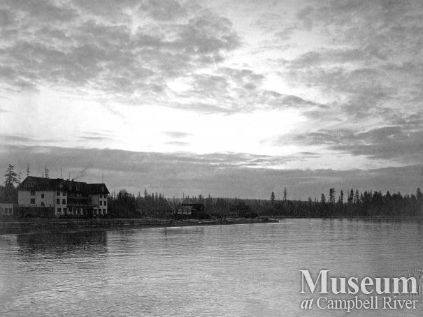 The Willows Hotel on the Waterfront