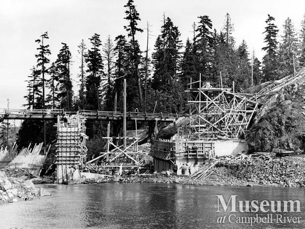 Construction of the John Hart Dam
