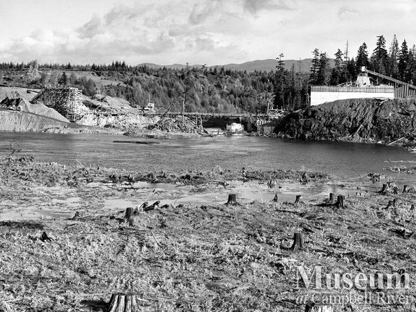 Construction of the John Hart Dam