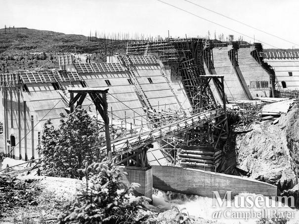 Construction of the John Hart Dam